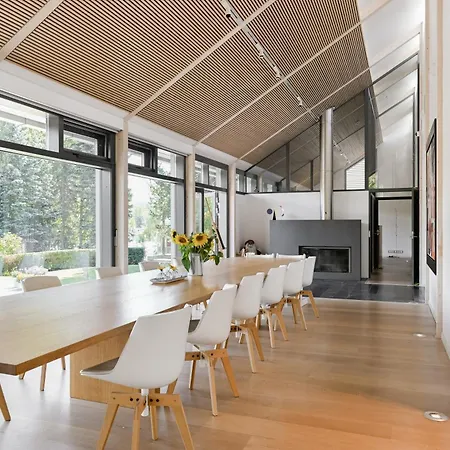 Villa Luxurious Artistic *